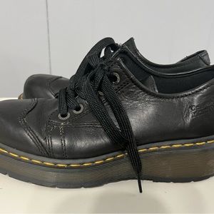 Woman’s Dr. Marten shoes 8651 size 9